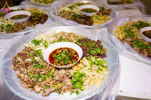 ภาพ No.303130:วันที่ 26 มกราคม พ.ศ. 2569 พิธีถวายภัตตาหารเป็นสังฆทาน แด่พระธรรมยาตรา ณ วัดพระธรรมกาย  จังหวัดปทุมธานี ในโครงการธรรมยาตรา กตัญญูบูชา มหาปูชนียาจารย์ พระมงคลเทพมุนี(สด จนฺทสโร) พระผู้ปราบมาร อนุสรณ์สถาน 7 แห่ง ปีที่ 14