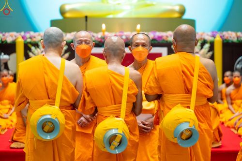 ภาพ No.51091:ประมวลภาพพิธีบรรพชาอุปสมบท โครงการบรรพชาอุปสมบทหมู่ รุ่นวันครูวิชชาธรรมกาย ปีพุทธศักราช 2565
