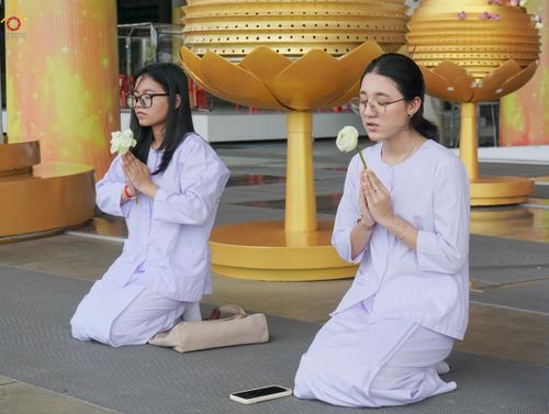 ภาพ No.345120:วันที่ 7 - 19 สิงหาคม พ.ศ.2569 ต้อนรับชาวต่างชาติเยี่ยมชมวัดพระธรรมกาย
