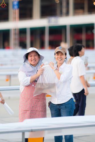 ภาพ No.320417:วันที่ 9 เมษายน พ.ศ.2569 การเตรียมงาน มัดถุงน้ำ ถ่วงขาโต๊ะไทยธรรม เพื่องานถวายมหาสังฆทาน 40,000 กว่าวัดทั่วประเทศ วันคุ้มครองโลก 22 เมษายน พ.ศ.2569 วัดพระธรรมกาย