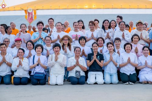 ภาพ No.323159:วันที่ 19 เมษายน พ.ศ.2569 การเรียงกล่องไทยธรรม , เตรียมงานจราจร เพื่องานถวายมหาสังฆทาน 40,000 กว่าวัดทั่วประเทศ วันคุ้มครองโลก 22 เมษายน พ.ศ.2569 วัดพระธรรมกาย
