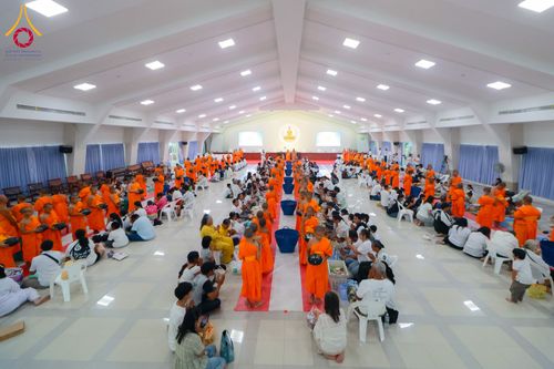 ภาพ No.321864:วันที่ 12 เมษายน พ.ศ.2569 ตักบาตรสงกรานต์ฉลองสามเณรใหม่  ณ ศูนย์ปฏิบัติธรรมระยอง(บ้านช่องลม)