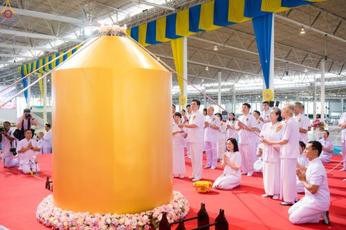 ภาพ No.342833:วันอาทิตย์ที่ 9 สิงหาคม พ.ศ.2569 พิธีจุดเทียนใจ ไฟนิรันดร์ อนันตชัย ณ รัตนบัลลังก์ วัดพระธรรมกาย