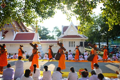 ภาพ No.72327:พิธีต้อนรับพระธรรมยาตรา ในโครงการธรรมยาตรากตัญญูบูชา มหาปูชนียาจารย์ พระมงคลเทพมุนี(สด จนฺทสโร) พระผู้ปราบมาร อนุสรณ์สถาน 7 แห่ง ปีที่ 11 วันที่ 18 มกราคม พ.ศ. 2566 ณ อนุสรณ์สถานลำดับที่ 4 สถานที่เกิดด้วยกายธรรม วัดโบสถ์ (บน) บางคูเวียง อ.บางกรวย จ.นนทบุ