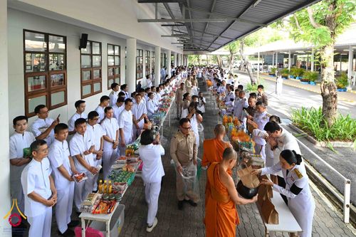 ภาพ No.344289:วันที่ 12 สิงหาคม พ.ศ. 2569  พสกนิกรชาวอำเภอคลองหลวง พร้อมใจร่วมพิธีสวดพระพุทธมนต์และทำบุญตักบาตรถวายพระราชกุศล เนื่องในวันคล้ายวันพระราชสมภพ สมเด็จพระบรมราชชนนีพันปีหลวง และวันแม่แห่งชาติ 12 สิงหาคม 2569