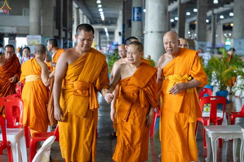 ภาพ No.323500:วันที่ 22 เมษายน พ.ศ.2569(วันคุ้มครองโลก) งานถวายมหาสังฆทาน 40,000 กว่าวัดทั่วประเทศ การเดินทางเข้าวัด , การต้อนรับปฏิสันถารพระสังฆาธิการ  ,  การจัดเตรียมภัตตาหาร , การลงทะเบียน