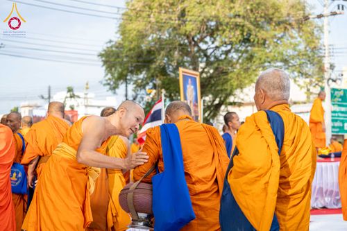 ภาพ No.310355:วันอาทิตย์ที่ 15 กุมภาพันธ์ พ.ศ. 2569 ตักบาตรพระ 1,000 รูป เมืองตรัง ปีที่ 2 ณ ลานพระบรมราชานุสาวรีย์ รัชกาลที่ 5 (หน้าศาลจังหวัดตรัง)อ.เมือง จ.ตรัง