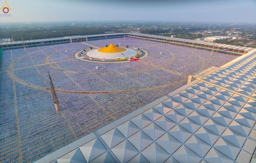 ภาพ No.324017:วันที่ 22 เมษายน พ.ศ.2569 (วันคุ้มครองโลก) พิธีถวายมหาสังฆทาน 40,000 กว่าวัดทั่วประเทศ ณ ลานธรรม พระมหาธรรมกายเจดีย์ วัดพระธรรมกาย