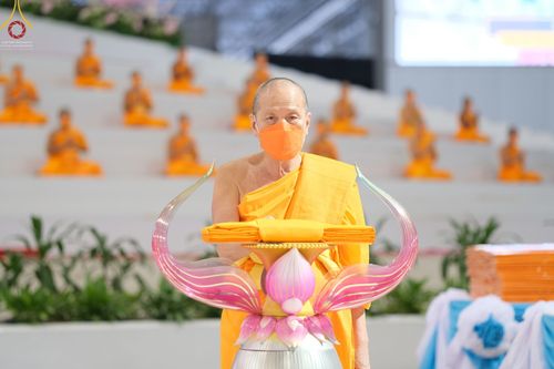 ภาพ No.65358:พิธีทอดผ้าป่า ในวันอาทิตย์ต้นเดือนที่ 4 ธันวาคม พ.ศ. 2565 ณ วัดพระธรรมกาย จ.ปทุมธานี