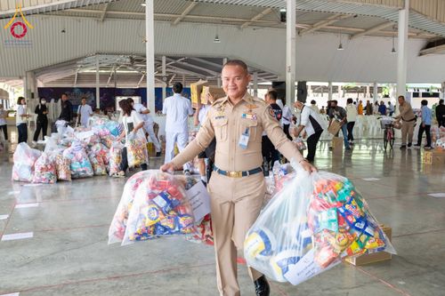ภาพ No.291010:วันจันทร์ที่ 5 มกราคม พ.ศ. 2569  วัดพระธรรมกาย มูลนิธิธรรมกาย  จัดพิธีมอบของขวัญสนับสนุนการจัดกิจกรรมงานวันเด็กแห่งชาติ ประจำปี พ.ศ. 2569 ให้แก่องค์กรภาคีเครือข่ายกว่า 200 องค์กร ณ วัดพระธรรมกาย อ.คลองหลวง จ.ปทุมธานี