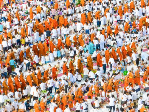 ภาพ No.49573:ประมวลภาพพิธีตักบาตรพระสงฆ์ 1,091 รูป เนื่องในวันแม่แห่งชาติ ณ ตลาดจัมโบ้ ชุดที่ 2