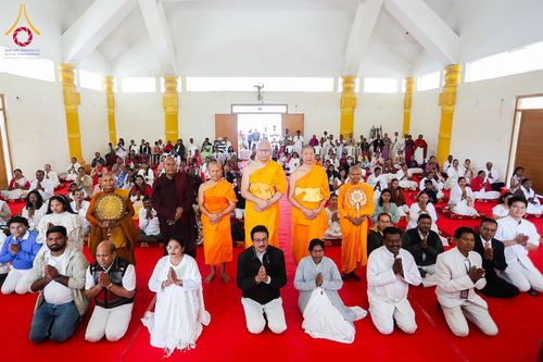 ภาพ No.283849:วันที่ 6-7 ธันวาคม พ.ศ. 2568  พิธีรับมอบหนังสือแสดงเจตจำนงถวายสิทธิครอบครองและใช้ประโยชน์วัดสันติวัน เมืองนาคปูร์  พิธีจุดโคมประทีปถวายเป็นพุทธบูชา และอุทิศบุญกุศลแด่ ดร.บี.อาร์. อัมเบดการ์  พิธีบูชาข้าวพระถ่ายทอดสดจากประเทศไทย