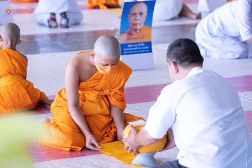 ภาพ No.44411:ประมวลภาพพิธีบรรพชา และพิธีถวายบาตร โครงการบวชภาคฤดูร้อน พ.ศ. 2565