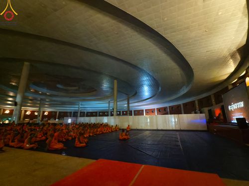 ภาพ No.315283:​วันอาทิตย์ที่ 22 มีนาคม พ.ศ.2569 สามเณรธรรมทายาทเนปาล 500 รูป ฟังธรรม สวดมนต์ ปฏิบัติธรรมร่วมกัน  ณ International Assembly and Meditation Hall Lumbini