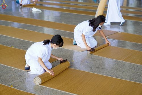 ภาพ No.48279:ประมวลภาพพิธีถวายผ้าอาบน้ำฝน และประทีปโคมไฟ เนื่องในวันอาสาฬหบูชา ประจำปี 2565