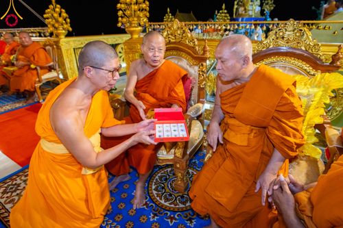 ภาพ No.90510:พิธีอัญเชิญพระบรมสารีริกธาตุประดิษฐาน ณ เจดีย์ศรีสองรัก วัดเก่าเขาน้อย อ.ปากน้ำปราณ จ.ประจวบคีรีขันธ์ วันที่ 3 ตุลาคม พ. ศ. 2566