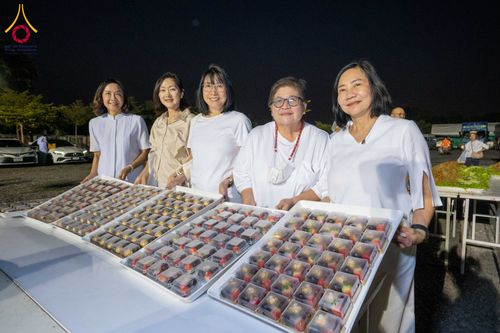 ภาพ No.296616:วันที่ 18 มกราคม พ.ศ. 2569 พิธีถวายภัตตาหารเป็นสังฆทาน แด่พระธรรมยาตรา ณ วัดโบสถ์บน ต.บางคูเวียง จ.นนทบุรี อนุสรณ์สถานลำดับที่ 4 สถานที่เกิดด้วยกายธรรม ในโครงการธรรมยาตรา กตัญญูบูชา มหาปูชนียาจารย์ พระมงคลเทพมุนี(สด จนฺทสโร) พระผู้ปราบมาร อนุสรณ์สถาน 7 แ