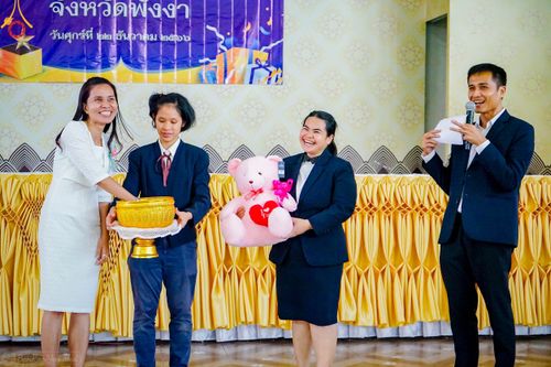 ภาพ No.104813:วันรวมพลังเด็กดี V-star ผู้นำฟื้นฟูศีลธรรมโลก จังหวัดพังงา วันที่ 22 ธันวาคม พ.ศ. 2566 ณ โรงเรียนอนุบาลพังงา