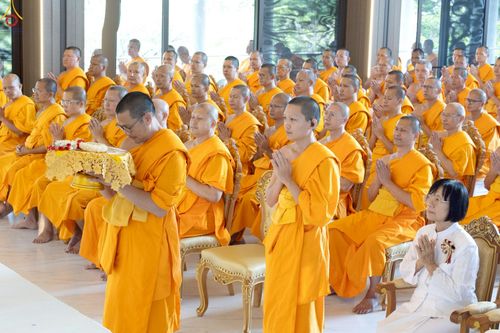 ภาพ No.249196:วันที่ 20 กันยายน พ.ศ. 2568 พิธีประดิษฐานรูปหล่อหลวงปู่วัดปากน้ำ ภาษีเจริญ ณ วิหารพระมงคลเทพมุนี (สด จนฺทสโร) ศูนย์ปฏิบัติธรรมภูเก็ต จ.ภูเก็ต