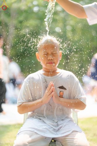 ภาพ No.135063: พิธีบรรพชาสามเณร  พิธีตักบาตรฉลองสามเณรใหม่ วันที่ 1 เมษายน พ.ศ.2567 ในโครงการบรรพชาสามเณรฟื้นฟูพระพุทธศาสนาทั่วไทย ณ ศูนย์ปฏิบัติธรรมแก้วเมืองเลย