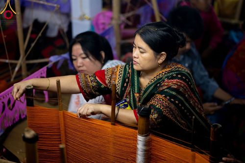 ภาพ No.98621:พิธีทอดกฐินสมทบวัดกัลยาณมิตรต่างประเทศ ณ วัดราชบัณนะวิหาร เมืองรังกามาติ ประเทศบังกลาเทศ วันศุกร์ที่ 24 พฤศจิกายน พ.ศ. 2566