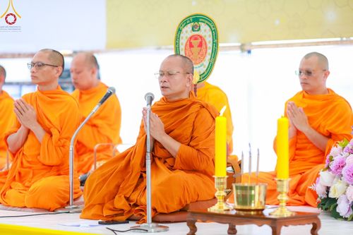 ภาพ No.146456:มหาสังฆทานถวายเป็นพุทธบูชาครั้งยิ่งใหญ่ โครงการทำบุญตักบาตร เพื่อถวายเป็นพระราชกุศล เนื่องในโอกาสมหามงคลเฉลิมพระชนมพรรษา พระบาทสมเด็จพระเจ้าอยู่ห้วฯ ทรงเจริญพระชนมพรรษา 6 รอบ 72 พรรษา