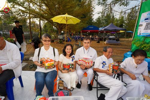 ภาพ No.206776:พิธีตักบาตรพระ 1,000 รูป ปืที่ 7 วันอาทิตย์ที่ 9 กุมภาพันธ์ พ.ศ. 2568 ณ วัดห้วยตองสัก อำเภอจอมทอง จังหวัดเชียงใหม่