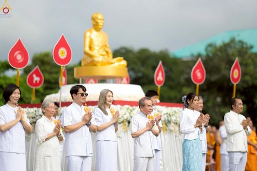 ภาพ No.239188:วันอาทิตย์ที่ 17 สิงหาคม พ.ศ. 2568 พิธีอัญเชิญรูปเหมือนพระมงคลเทพมุนี (สด จันทสโร) ณ ศาลากลางจังหวัดเลย ถึงลานพญานาค สวนสาธารณะกุดป่อง อ.เมือง จ.เลย