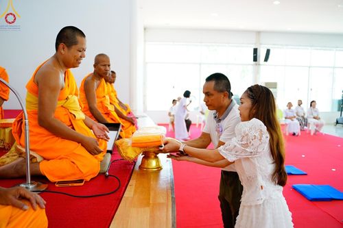 ภาพ No.134856:พิธีตัดปอยผม พิธีขอขมารับผ้าไตร พิธีบรรพชา และพิธีถวายบาตร ในโครงการบรรพชาสามเณร ฟื้นฟูพระพุทธศาสนาทั่วไทย  ณ ศูนย์ปฏิบัติธรรมและศูนย์อบรมเยาวชนเพชรบุรี ต.ท่าแลง อ.ท่ายาง จ.เพชรบุรี