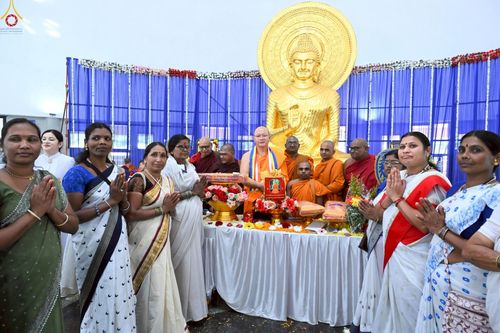 ภาพ No.263312:วันที่ 14 ตุลาคม พ.ศ. 2568 กฐินวัดถ้ำพุทธตรีรัศมี เมืองนาสิก รัฐมหาราษฎร์ ประเทศอินเดีย 