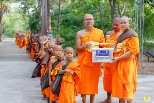 ภาพ No.222161:วันที่ 26-27 เมษายน พ.ศ. 2568 ศูนย์ปฏิบัติธรรมสวนผึ้ง ร่วมกับ ธุดงค์คสถานประจวบคีรีขันธ์ และวัดอ่าวน้อย  จัดกิจกรรมเดินธรรมยาตรา ตักบาตรข้าวสารอาหารแห้ง และจุดประทีปถวายเป็นพุทธบูชา ณ วัดอ่าวน้อย จ.ประจวบคีรีขันธ์