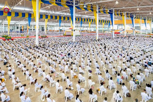 ภาพ No.264315:วันอาทิตย์ที่ 2 พฤศจิกายน พ.ศ. 2568 พิธีบูชาข้าวพระ ณ สภาธรรมกายสากล วัดพระธรรมกาย