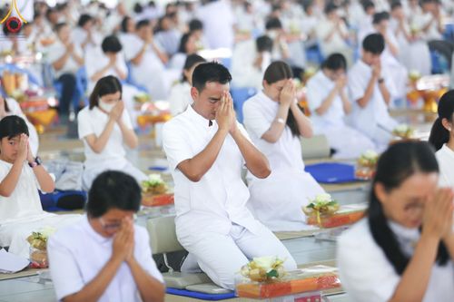 ภาพ No.162145:พิธีถวายภัตตาหารเมนูสวรรค์ เนื่องในวันออกพรรษา (ขึ้น 15 ค่ำ เดือน 11) วันพฤหัสบดีที่ 17 ตุลาคม พ.ศ. 2567 ณ หอฉันคุณยายอาจารย์ฯ วัดพระธรรมกาย