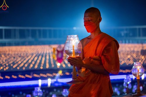 ภาพ No.125028:พิธีเวียนประทักษิณและจุดมาฆประทีป (ชุดที่ 2) ในวันมาฆบูชา เสาร์ที่ 24 กุมภาพันธ์ พ.ศ. 2567 ณ พระมหาธรรมกายเจดีย์ วัดพระธรรมกาย