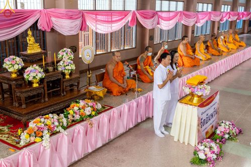 ภาพ No.189901:พิธีทอดผ้าป่าทำนุบำรุงศาสนสถาน ณ วัดอัมพวัน ต.สองพี่น้อง อ.สองพี่น้อง จ.สุพรรณบุรี ในโครงการธรรมยาตรา กตัญญูบูชา มหาปูชนียาจารย์ พระมงคลเทพมุนี(สด จนฺทสโร) พระผู้ปราบมาร อนุสรณ์สถาน 7 แห่ง ปีที่ 13 วันที่ 5 มกราคม พ.ศ. 2568