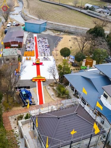 ภาพ No.132189:พิธีประดิษฐานยอดอุโบสถ บูชาธรรม 80 ปี หลวงพ่อธัมมชโย ณ วัดพระธรรมกายโทชิหงิ ประเทศญี่ปุ่น วันอาทิตย์ที่ 24 มีนาคม พ.ศ. 2567