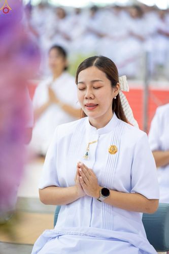 ภาพ No.251267:วันที่ 10 ตุลาคม พ.ศ. 2568 พิธีปฏิบัติธรรม ในวันคล้ายวันเกิด 141 ปี พระมงคลเทพมุนี (สด จนฺทสโร) พระผู้ปราบมาร ณ สภาธรรมกายสากล วัดพระธรรมกาย