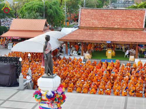 ภาพ No.312567:วันอาทิตย์ที่ 8 มีนาคม พ.ศ.2569 ทำบุญเมืองนครราชสีมา 558 ปี ตักบาตรพระ 10,000 รูป