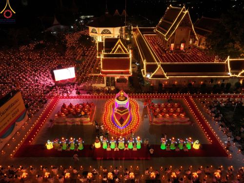 ภาพ No.194840:พิธีจุดประทีปถวายเป็นพุทธบูชา และบูชาธรรมมหาปูชนียาจารย์ ณ วัดสองพี่น้อง ต.ต้นตาล อ.สองพี่น้อง จ.สุพรรณบุรี ในโครงการธรรมยาตรา กตัญญูบูชา มหาปูชนียาจารย์ พระมงคลเทพมุนี(สด จนฺทสโร) พระผู้ปราบมาร อนุสรณ์สถาน 7 แห่ง ปีที่ 13 วันที่ 14 มกราคม พ.ศ. 2568