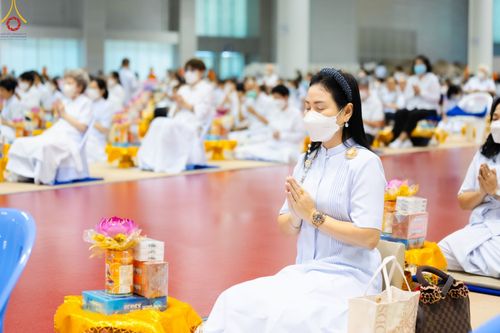 ภาพ No.85783:พิธีถวายคิลานเภสัชและอุปกรณ์การแพทย์ บูชาธรรมเนื่องในวันธรรมชัย วันที่ 19 สิงหาคม พ.ศ. 2566 ณ ห้องแก้วสารพัดนึก วัดพระธรรมกาย