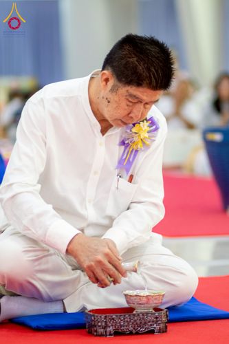 ภาพ No.218064:วันอาทิตย์ที่ 13 เมษายน พ.ศ. 2568 พิธีตักบาตรฉลองสามเณรใหม่ 75 รูป เนื่องในวันสงกรานต์ (โครงการบรรพชาสามเณรฟื้นฟูพระพุทธศาสนาทั่วไทย ประจำปีพุทธศักราช 2568) ณ ศูนย์ปฏิบัติธรรมระยอง(บ้านช่องลม) ตำบลบางบุตร อำเภอบ้านค่าย จังหวัดระยอง