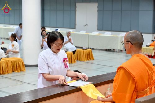 ภาพ No.229074:วันอาทิตย์ที่ 15 มิถุนายน พ.ศ. 2568 พิธีทอดผ้าป่าทุนพัฒนาพระมหาเปรียญ และทุนเผยแผ่พระพุทธศาสนาไปทั่วโลก ณ ห้องสัมมนา SPD สภาธรรมกายสากล วัดพระธรรมกาย