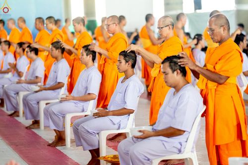 ภาพ No.228530:วันเสาร์ที่ 7 มิถุนายน พ.ศ. 2568 พิธีปลงผมโครงการอุปสมบทหมู่ธรรมทายาท ระดับอุดมศึกษา รุ่นที่ 52 ภาคฤดูฝน ณ วิหารคด 9 วัดพระธรรมกาย