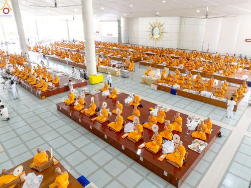 ภาพ No.240090:วันเสาร์ที่ 23 สิงหาคม พ.ศ. 2568 (วันพระ แรม 14 ค่ำ เดือน 9) พิธีบุพเปตพลี ครั้งที่ 169 ร่วมอุทิศบุญแด่หมู่ญาติที่ล่วงลับไปแล้ว และสืบทอดอายุพระพุทธศาสนา ณ หอฉันคุณยายอาจารย์ฯ วัดพระธรรมกาย