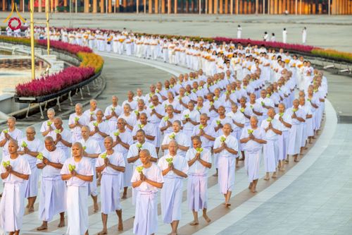 ภาพ No.276623:วันเสาร์ที่ 6 ธันวาคม  พ.ศ. 2568 พิธีเวียนประทักษิณและพิธีวันทาเจดีย์ โครงการอุปสมบทบูชาธรรมมหาปูชนียาจารย์ ประจำปี พ.ศ.2568 โครงการบวชพระนานาชาติ AEC และ WAB รุ่น CEO (นักบริหาร) รุ่นที่ 5 ณ มหาธรรมกายเจดีย์ วัดพระธรรมกาย