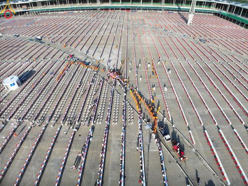 ภาพ No.218953:วันที่ 18-20 เมษายน พ.ศ. 2568 การเตรียมงานในลานธรรม , วิหารคด เพื่องานวันคุ้มครองโลก 22 เมษายน พศ. 2568