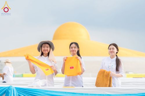 ภาพ No.217750:วันที่ 10-14 เมษายน พ.ศ. 2568 เจ้าหน้าที่อาสาสมัคร เตรียมงานวันคุ้มครองโลก ชุดที่ 2 วัดพระธรรมกาย จ.ปทุมธานี