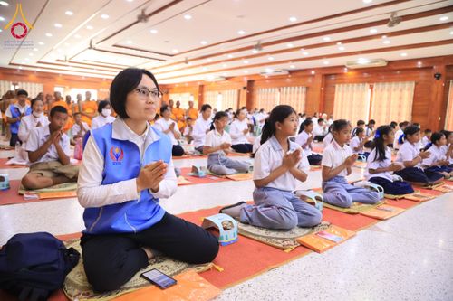 ภาพ No.200037:พิธีทอดผ้าป่าทำนุบำรุงศาสนสถาน ณ วัดบางไผ่นารถ ตำบลบางไทรป่า อำเภอบางเลน จังหวัดนครปฐม ในโครงการธรรมยาตรา กตัญญูบูชา มหาปูชนียาจารย์ พระมงคลเทพมุนี(สด จนฺทสโร) พระผู้ปราบมาร อนุสรณ์สถาน 7 แห่ง ปีที่ 13 วันที่ 22 มกราคม พ.ศ. 2568