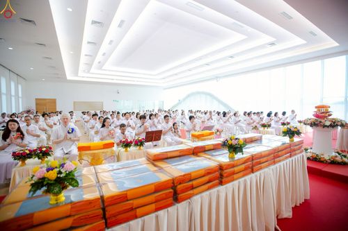 ภาพ No.254271:วันที่ 12 ตุลาคม พ.ศ. 2568 พิธีทอดกฐินสามัคคีวัดพระธรรมกายสิงคโปร์  新加坡法身寺功德衣法会 Dhammakaya Centre Singapore Kathina Ceremony  