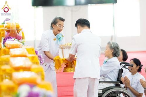 ภาพ No.238551:วันอาทิตย์ที่ 17 สิงหาคม พ.ศ. 2568 พิธีทอดผ้าป่าบำรุงศูนย์อบรมเยาวชนนครปฐม ครบรอบ 14 ปี และพิธีปลูกต้นไม้รอบสระเศรษฐี ณ ศูนย์อบรมเยาวชนนครปฐม